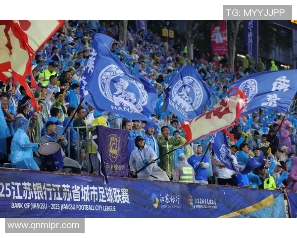 南京足球队配合变革引发热议球迷期待新战术带来的精彩表现