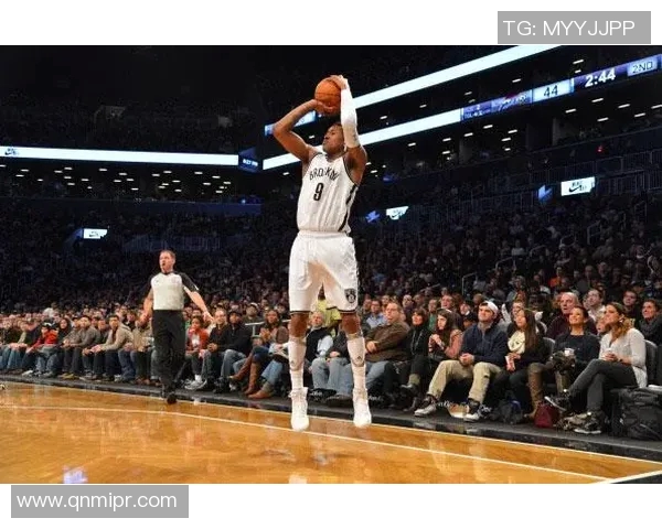 马尚布鲁克斯：从NBA明星到中国篮球的传奇旅程与影响